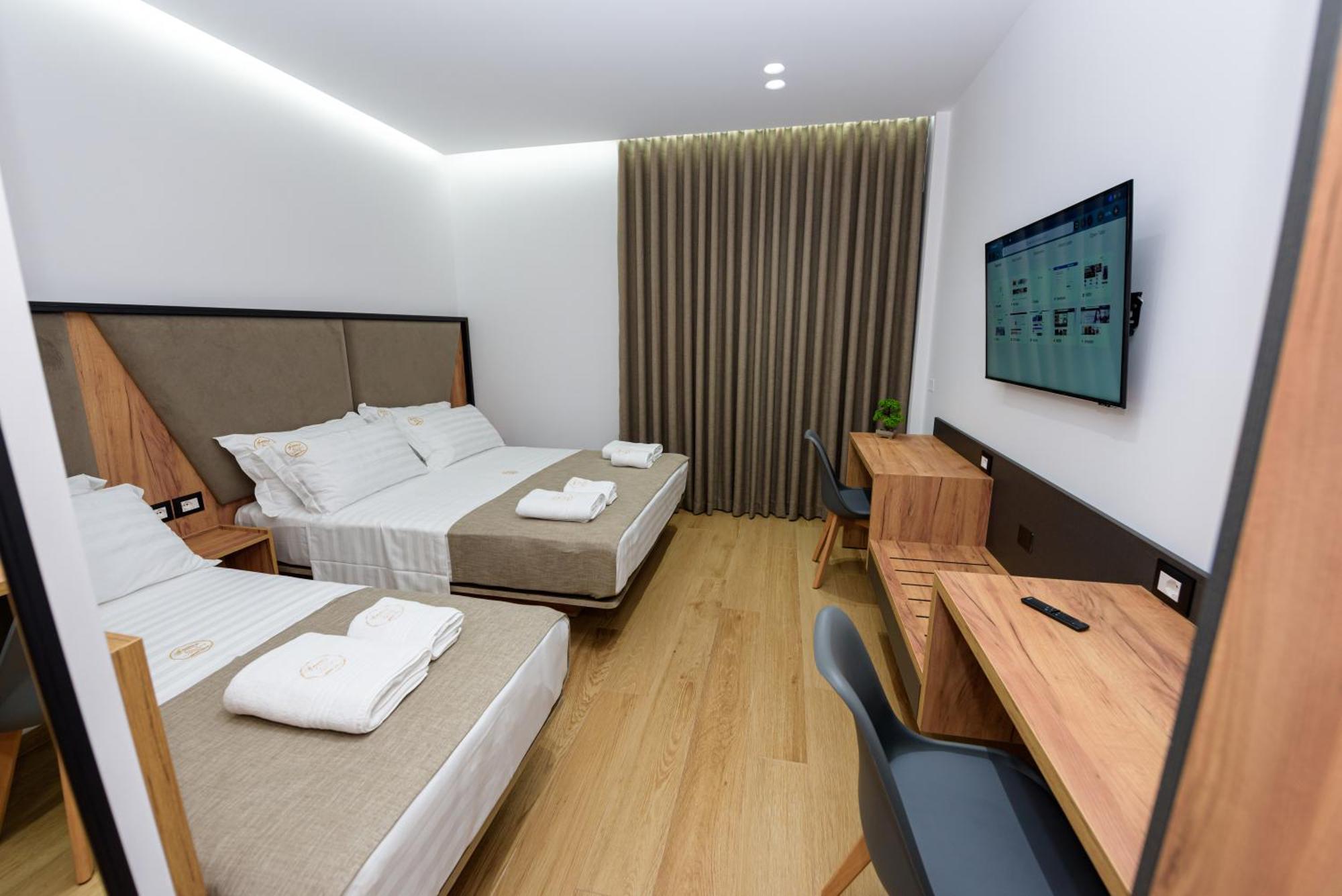 Kevin'S Aparthotel Влёра Экстерьер фото